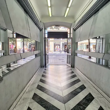 Nestor&jeeves - Caesars - Hyper Center - Shopping Avenue