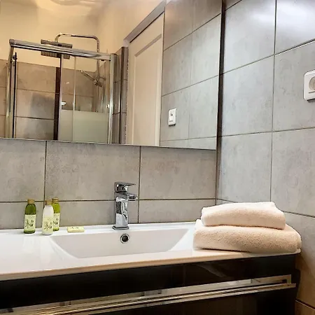 Nestor&jeeves - Caesars - Hyper Center - Shopping Avenue Nizza