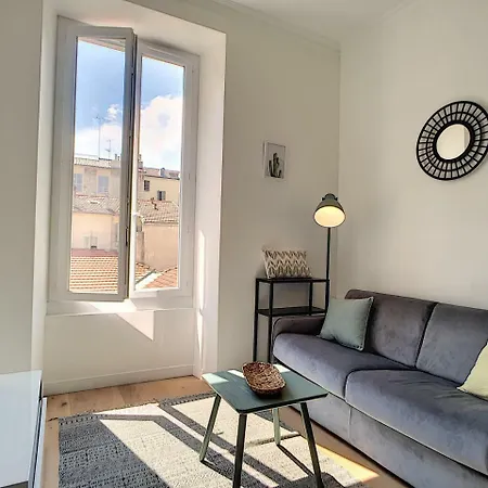 Nestor&jeeves - Caesars - Hyper Center - Shopping Avenue